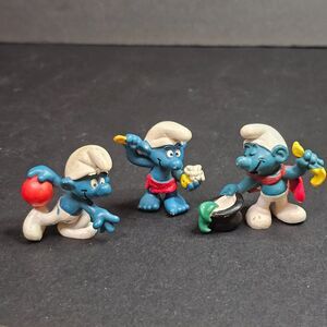 Vtg 1979 Lot of 3 Smurf Figurines - Bowler, Sauna, Magician Peyo Bully